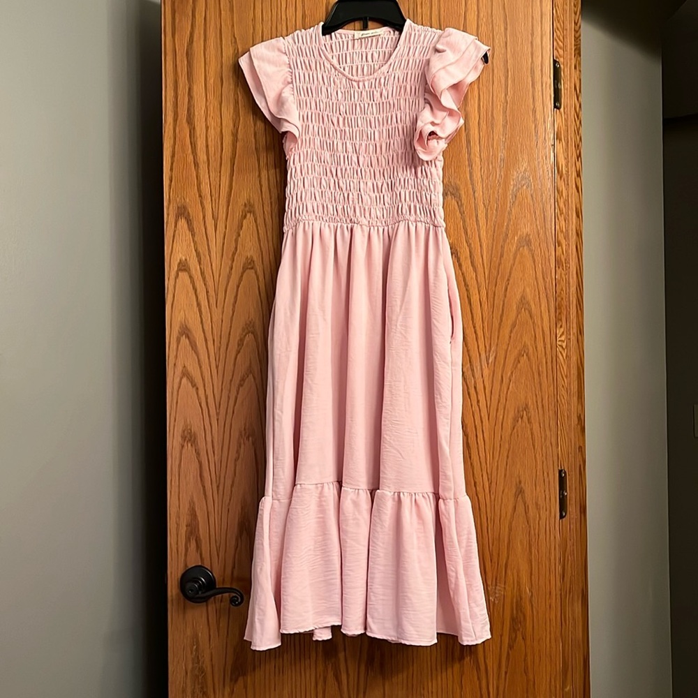 NWOT PinkBlush Smocked Layered Ruffle Flutter Sleeve Maternity Midi Dress